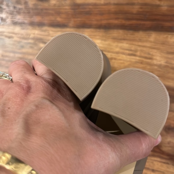 Marc Fisher Mlulani Pointed Toe Heeled Boot in Taupe Sz8.5 NWOB - Picture 12 of 13